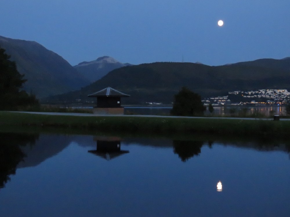 Fort William by night..