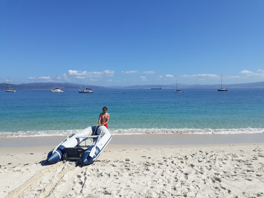 Dinghy wheels on action!